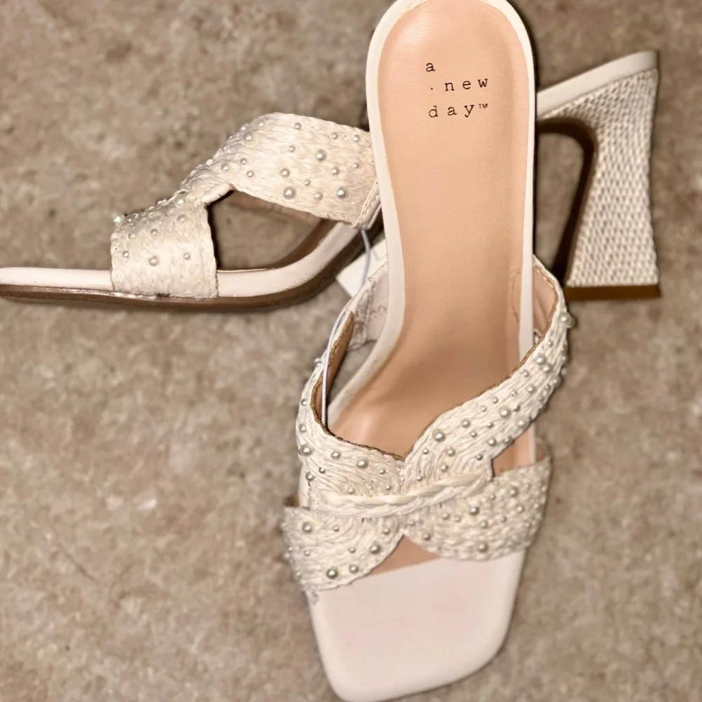 NWT a new day Ivory Embellished Heels - Picture 1 of 4